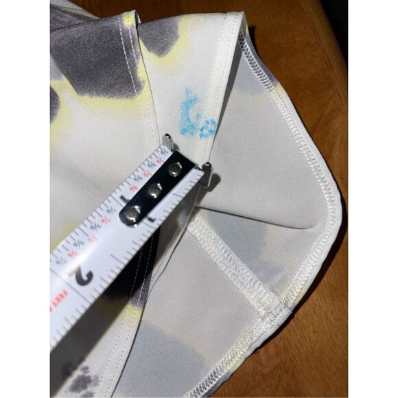 Pre-Owned Lululemon Yellow Size 4 Skort‎ Athletic Skirt - Picture 6 of 7